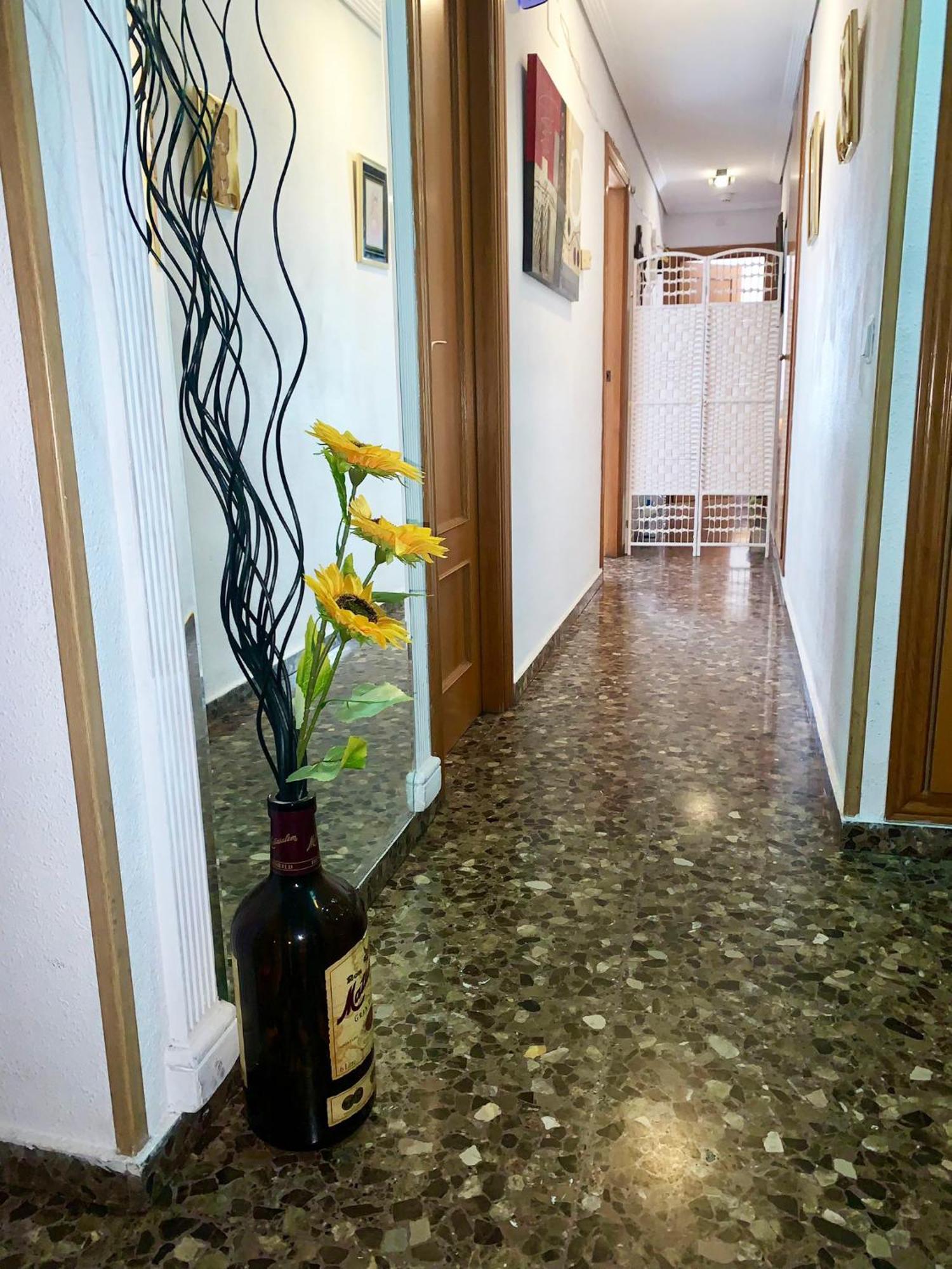 Apartamento Compartido Con Vista Al Puerto Valencia Διαμέρισμα Εξωτερικό φωτογραφία